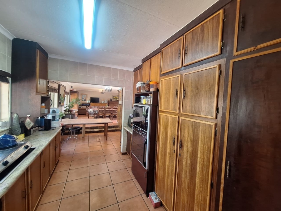 4 Bedroom Property for Sale in Pellissier Free State